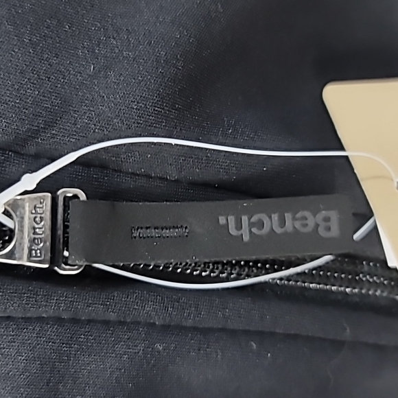 BNWT: Bench Men’s Full Zip Jacket. Black only. See other listing for Blue & Gray - Picture 4 of 13